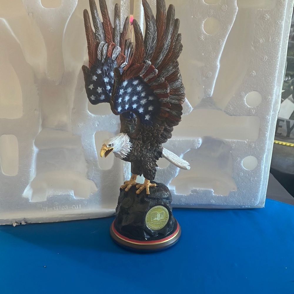9/11 never forget Majestic Eagle Sculpture with American Flag Design